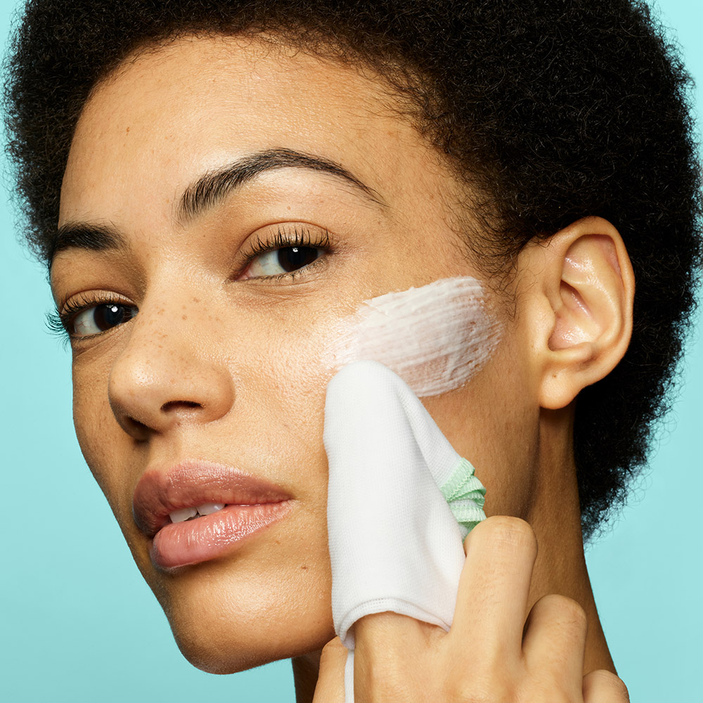 Liz Earle model