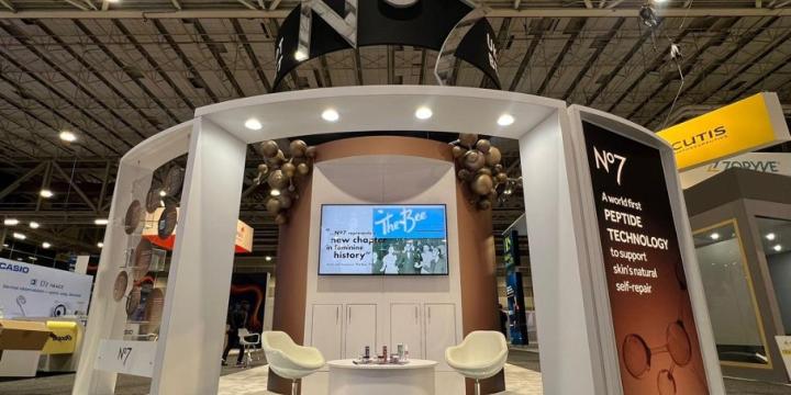 No7 stand at a conference